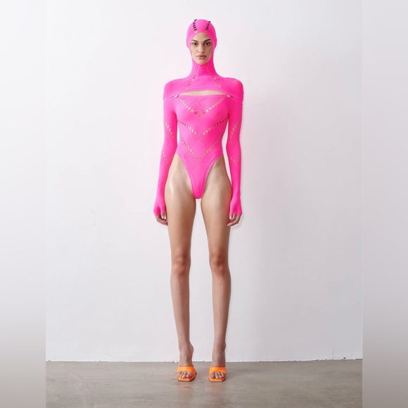 Poster Girl Pearl Bodysuit in Hot Pink - Picture 4 of 12